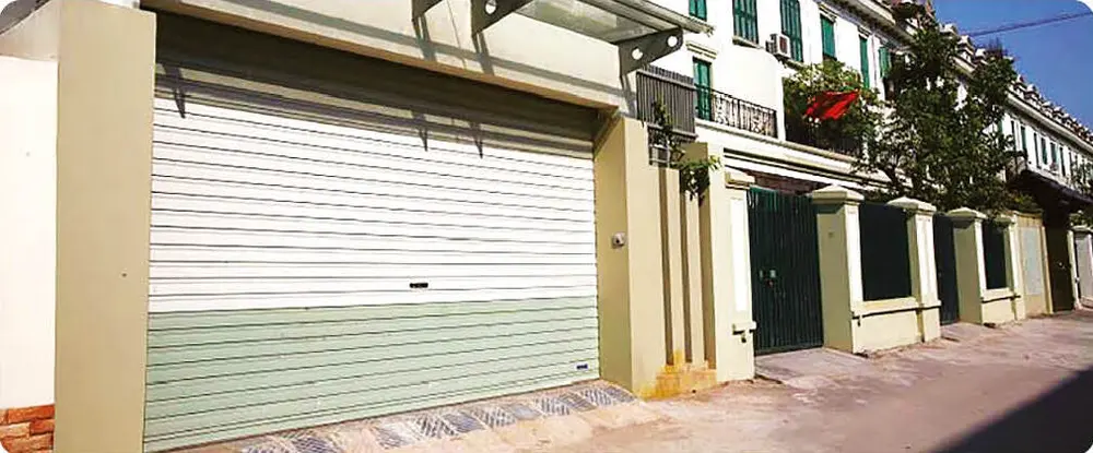Cửa cuốn tấm lớn cho nhà liền kề